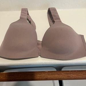 SPANX wireless bra 34 b